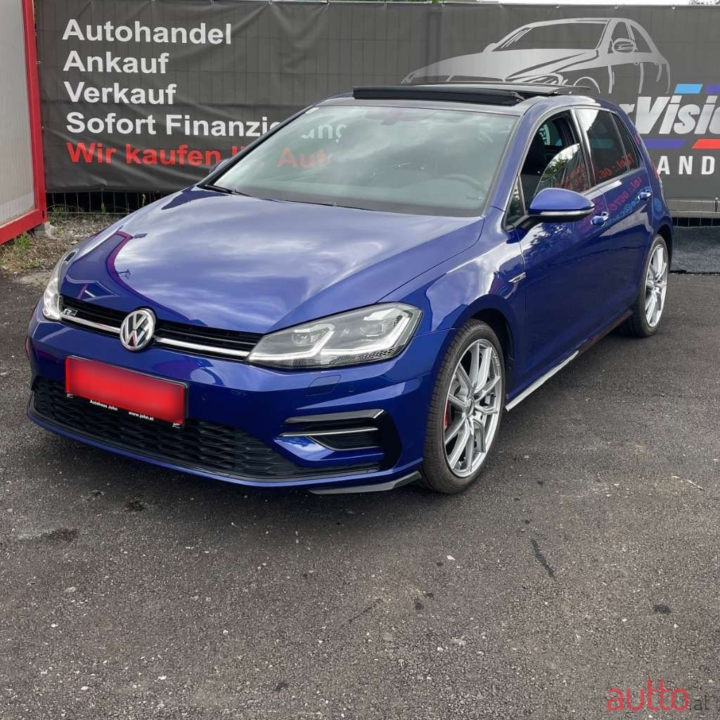 2017' Volkswagen Golf photo #3