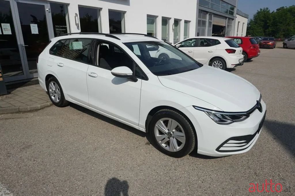 2023' Volkswagen Golf photo #6