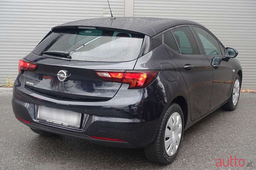 2018' Opel Astra photo #4