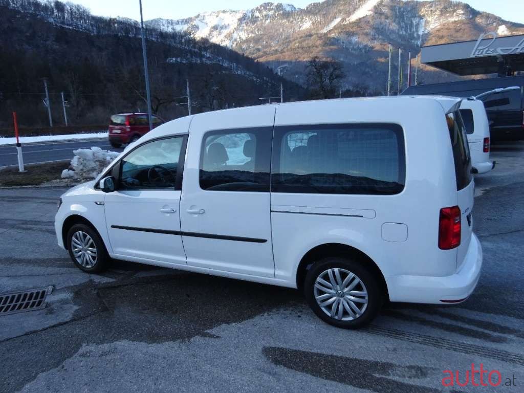 2017' Volkswagen Caddy photo #3