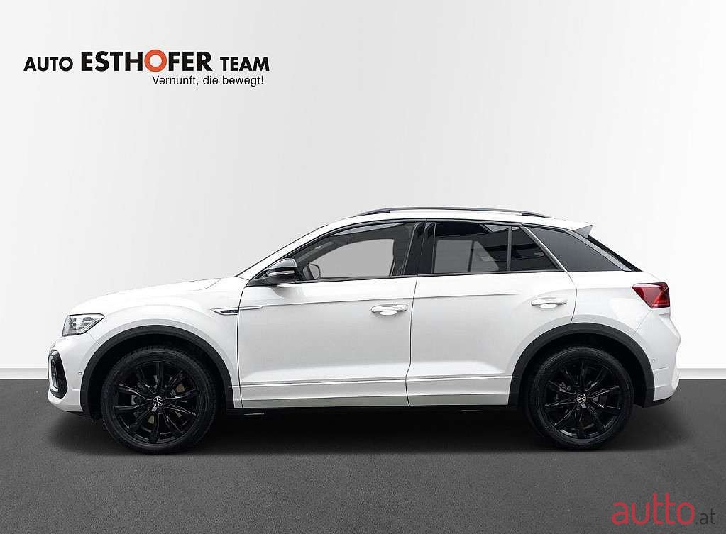 2023' Volkswagen T-Roc photo #2