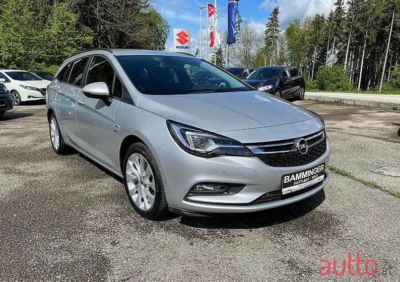 2019' Opel Astra photo #1