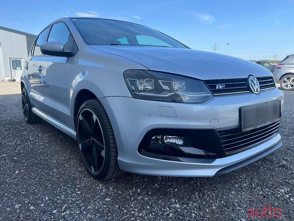 2015' Volkswagen Polo photo #4