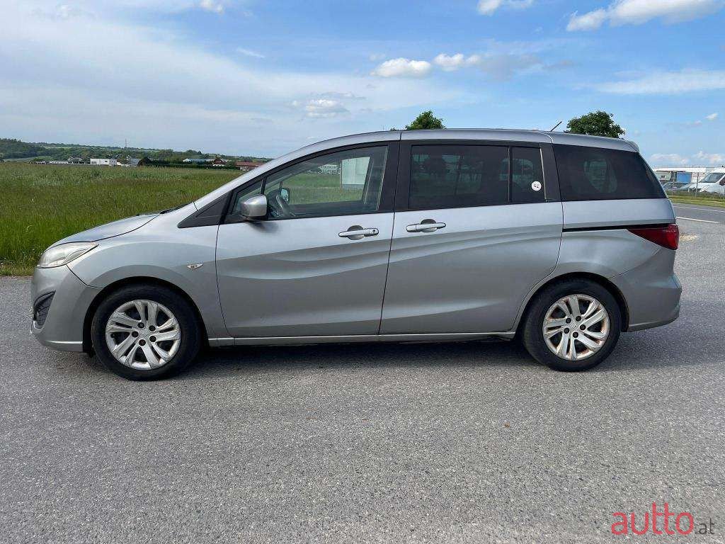 2011' Mazda Mazda5 photo #5