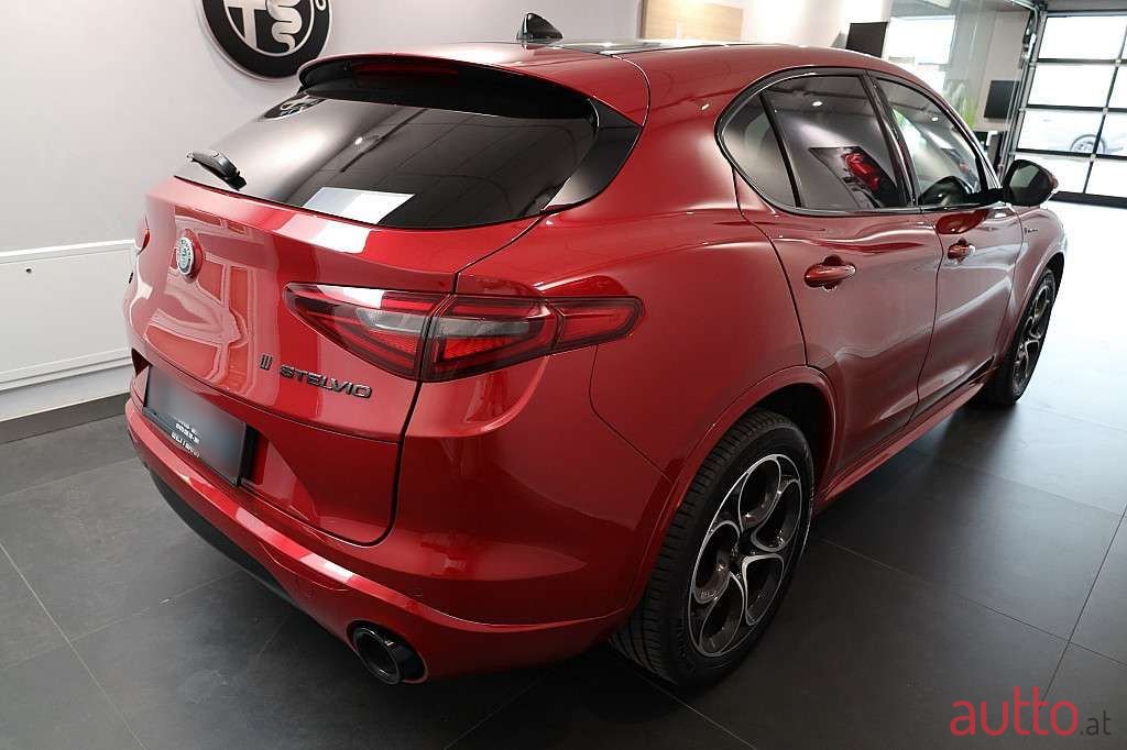 2020' Alfa Romeo Stelvio photo #2