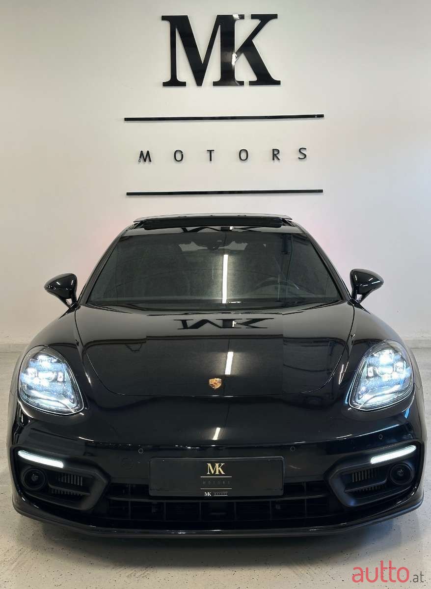 2021' Porsche Panamera photo #2