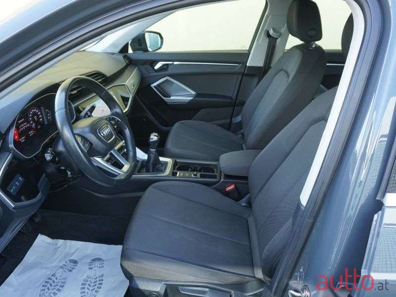 2019' Audi Q3 photo #6