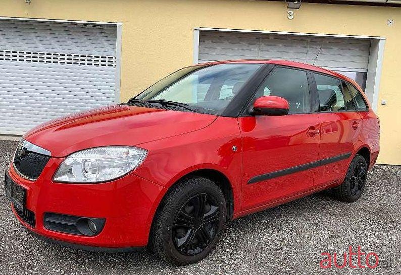 2008' Skoda Fabia photo #1