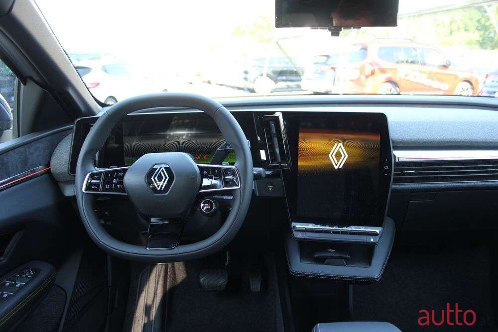 2022' Renault Megane photo #5