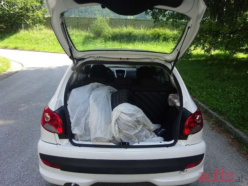 2011' Peugeot 206 photo #5