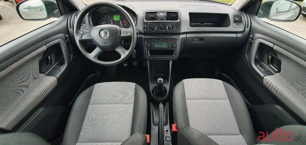 2013' Skoda Fabia photo #5