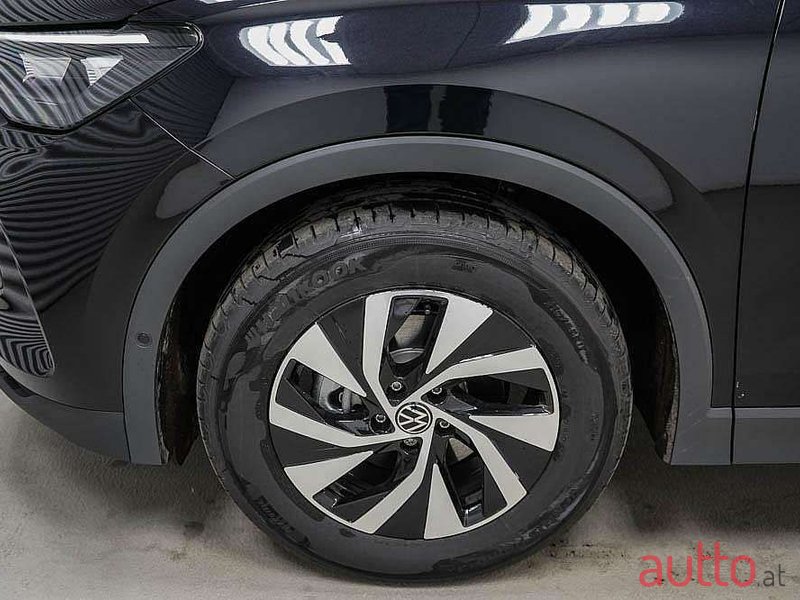 2024' Volkswagen Tiguan photo #5