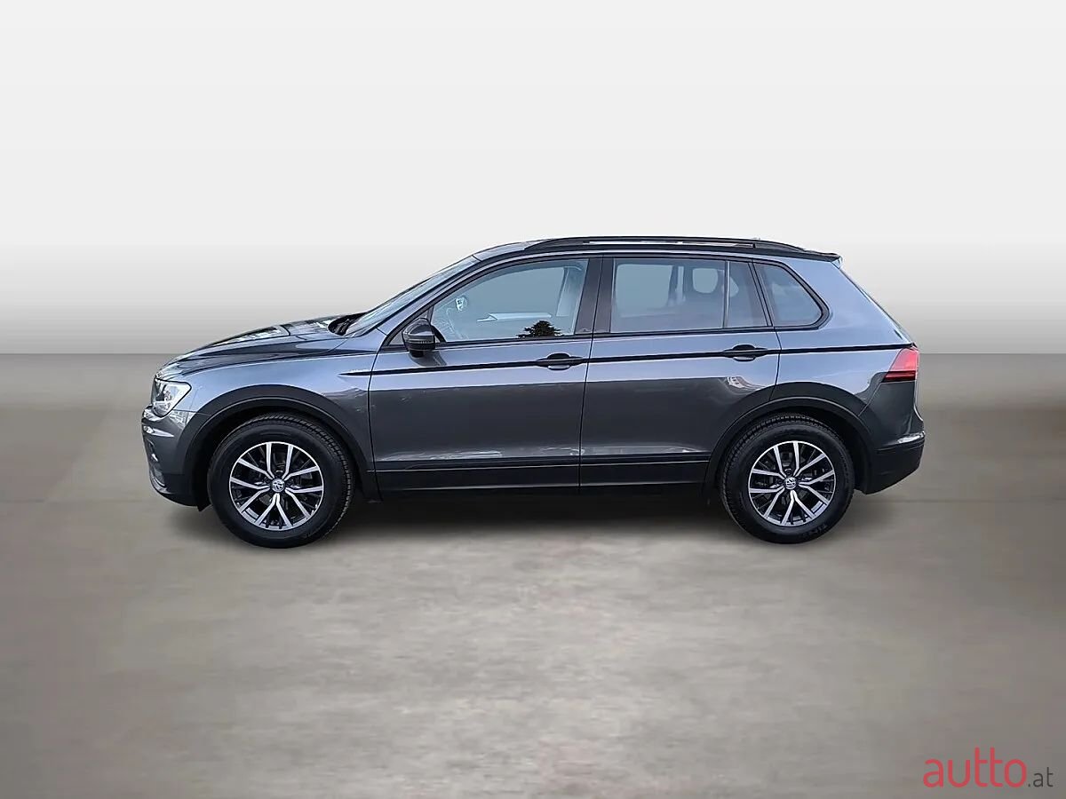 2017' Volkswagen Tiguan photo #2