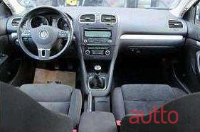 2011' Volkswagen Golf photo #2