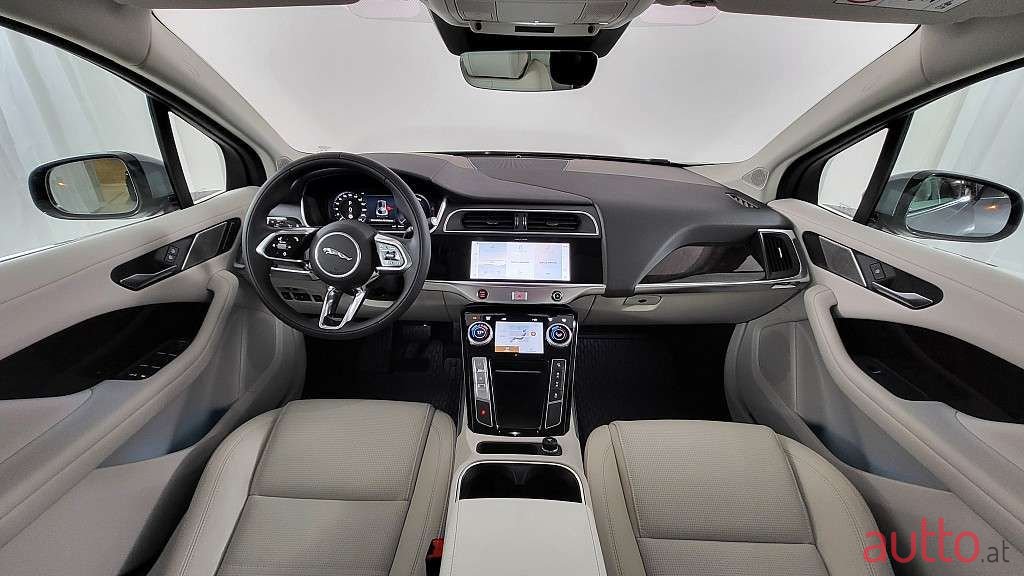 2022' Jaguar I-Pace photo #2