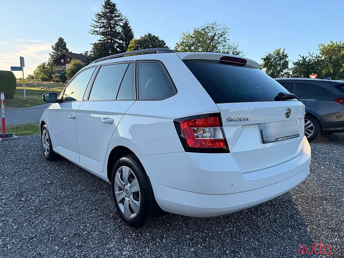 2015' Skoda Fabia photo #3