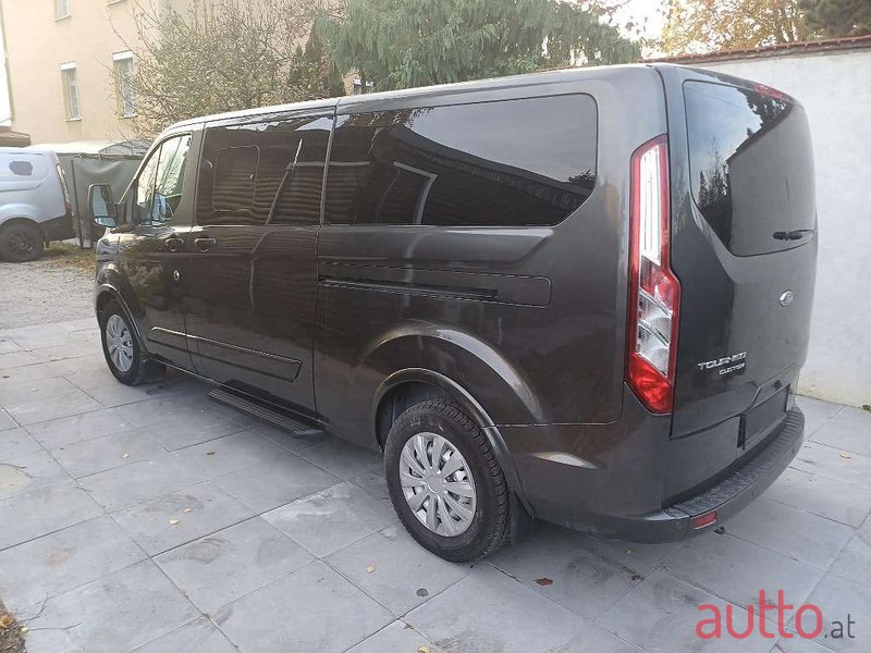 2023' Ford Tourneo photo #4