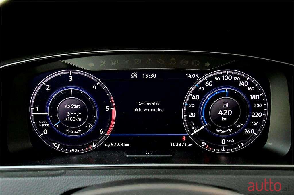 2020' Volkswagen Golf photo #4