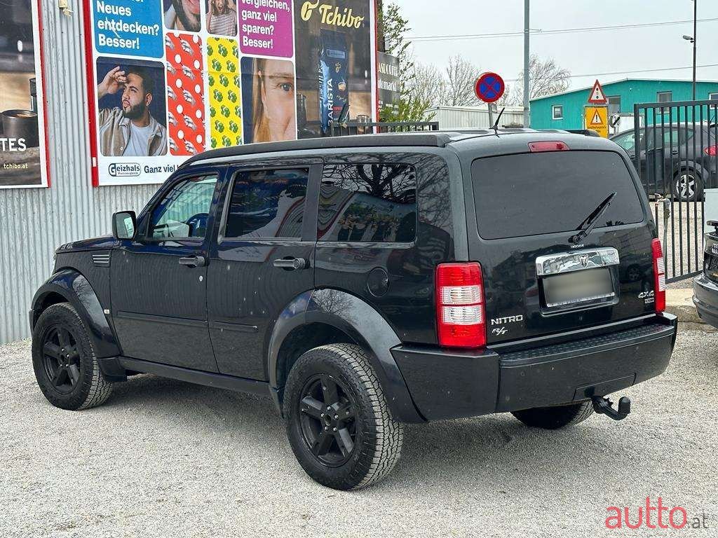 2009' Dodge Nitro photo #5