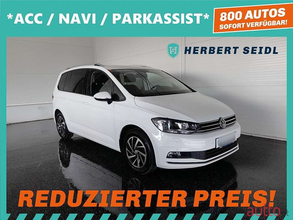 2019' Volkswagen Touran photo #1