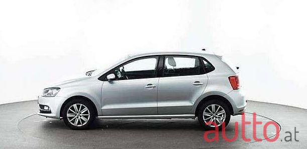 2017' Volkswagen Polo photo #1