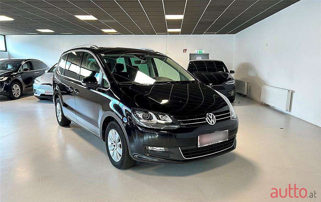 2017' Volkswagen Sharan photo #2