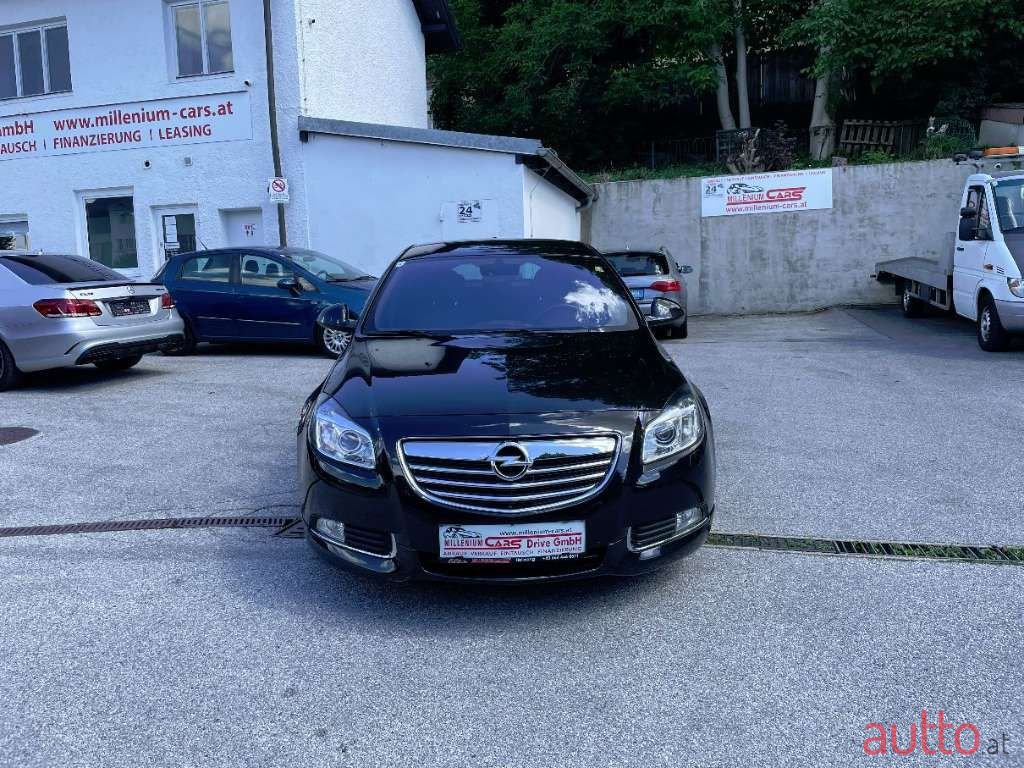 2010' Opel Insignia photo #2