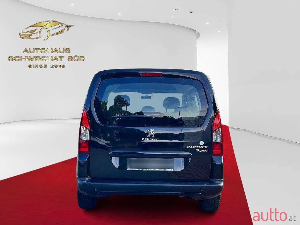 2014' Peugeot Partner photo #6