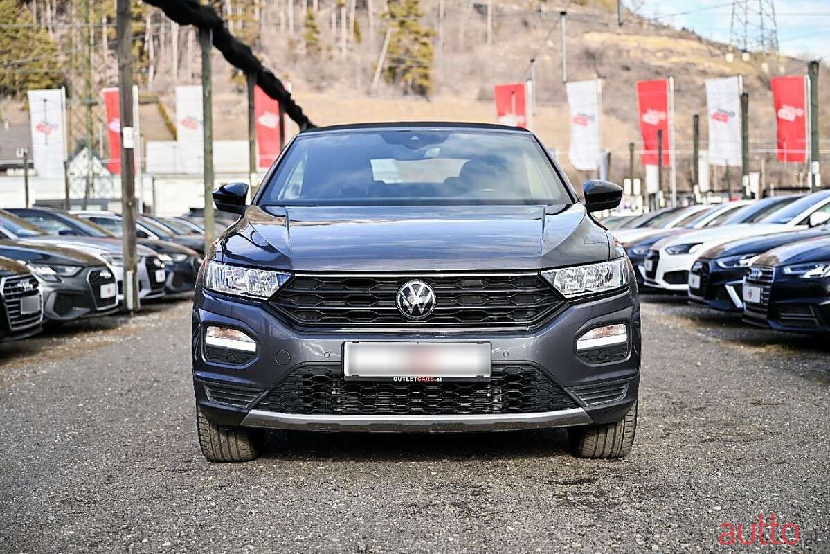 2021' Volkswagen T-Roc photo #2