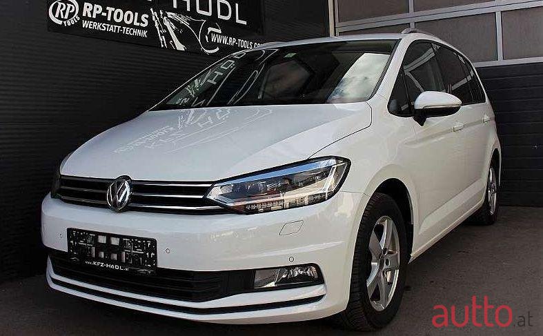 2015' Volkswagen Touran photo #1