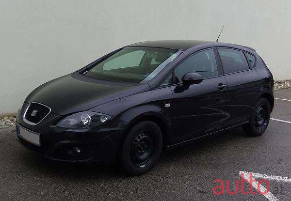 2010' SEAT Leon photo #1