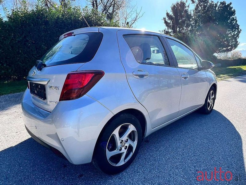 2016' Toyota Yaris photo #4