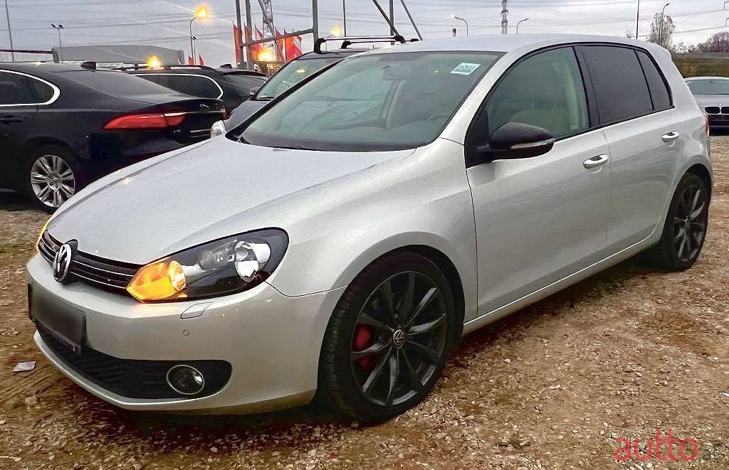 2009' Volkswagen Golf photo #1