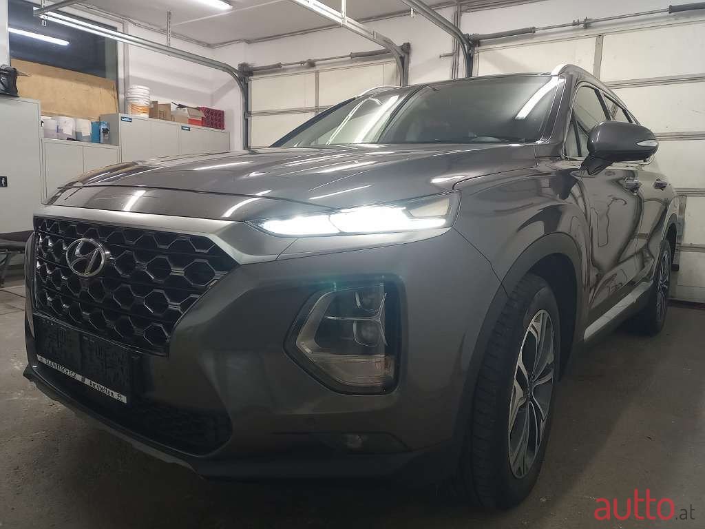 2020' Hyundai Santa Fe photo #4