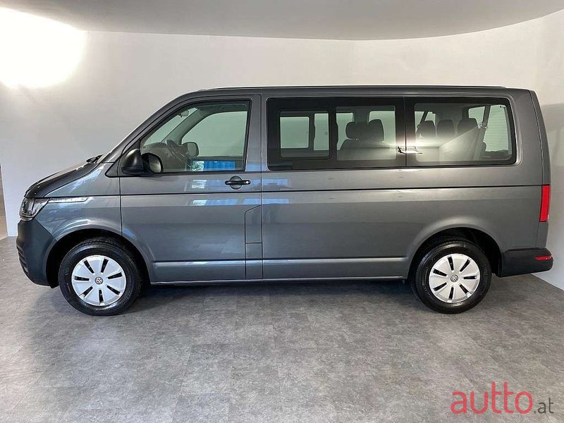 2022' Volkswagen Caravelle photo #2