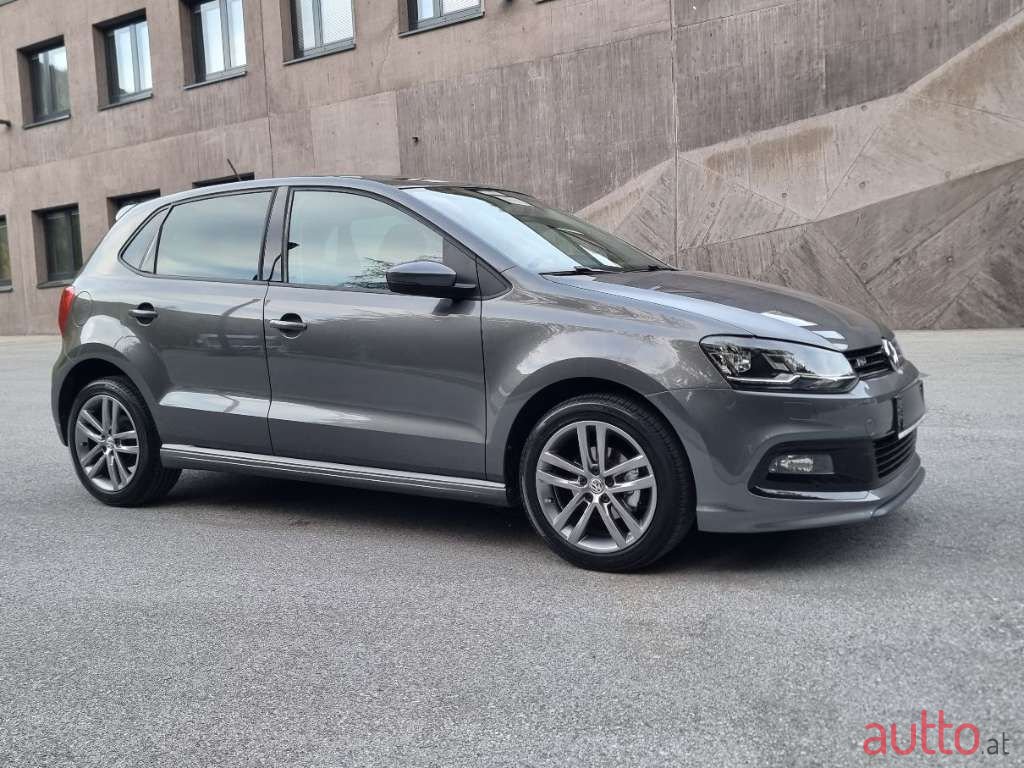 2017' Volkswagen Polo photo #1
