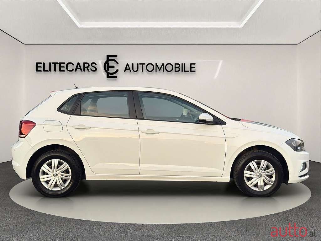 2017' Volkswagen Polo photo #2
