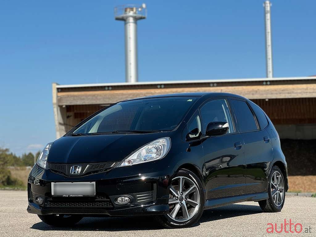 2013' Honda Jazz photo #2