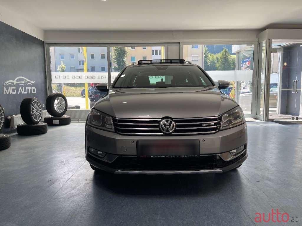 2013' Volkswagen Passat photo #6