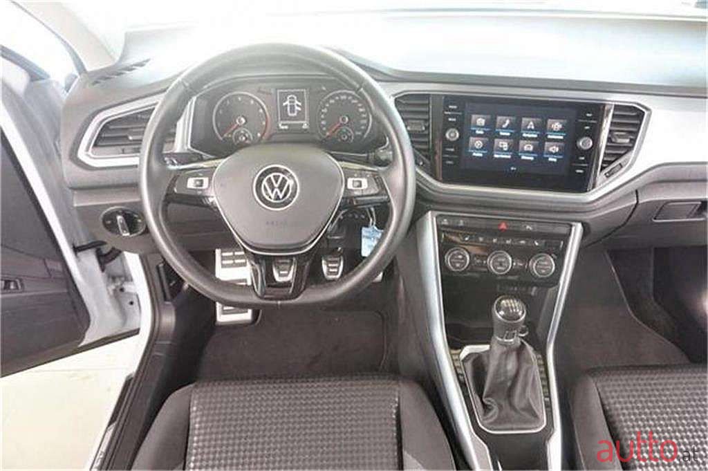 2021' Volkswagen T-Roc photo #5