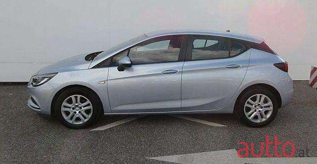 2016' Opel Astra photo #1
