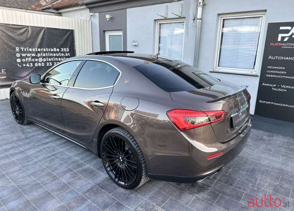 2015' Maserati Ghibli photo #6