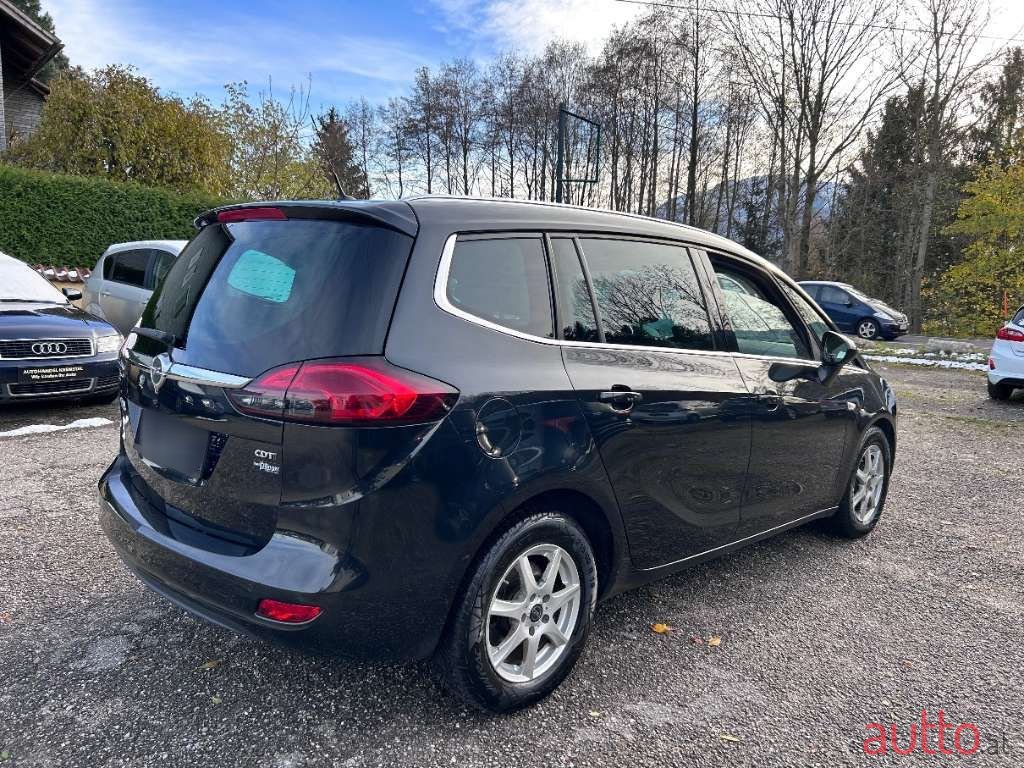 2015' Opel Zafira photo #3