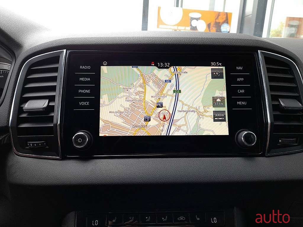 2019' Skoda Karoq photo #4