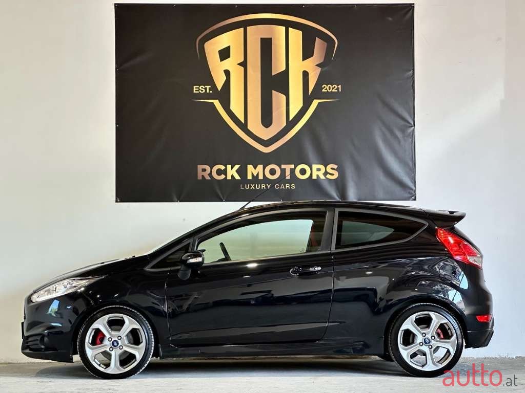 2013' Ford Fiesta photo #4