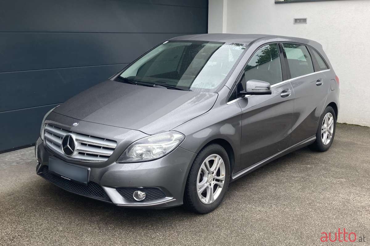 2013' Mercedes-Benz B-Klasse photo #2