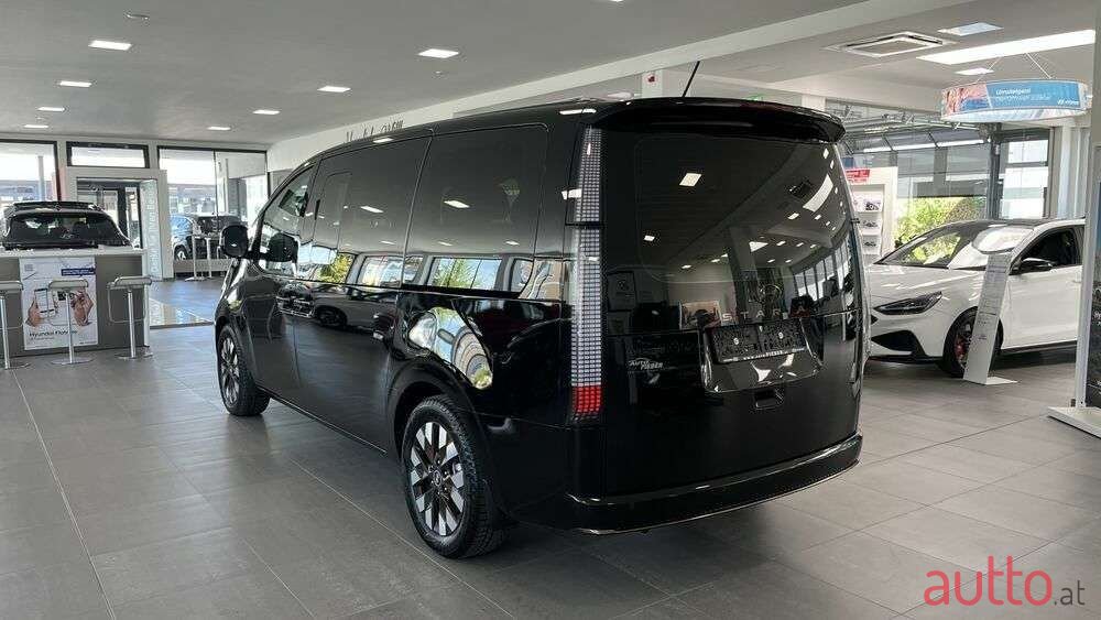 2022' Hyundai Staria photo #4