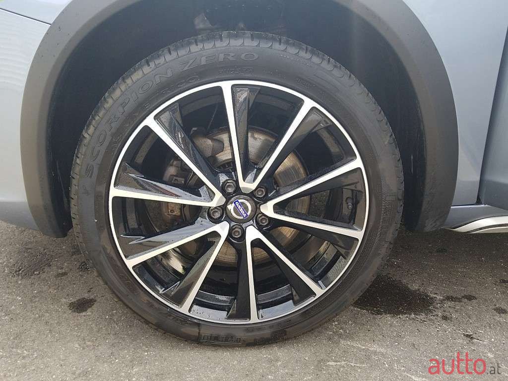 2017' Volvo V60 photo #6