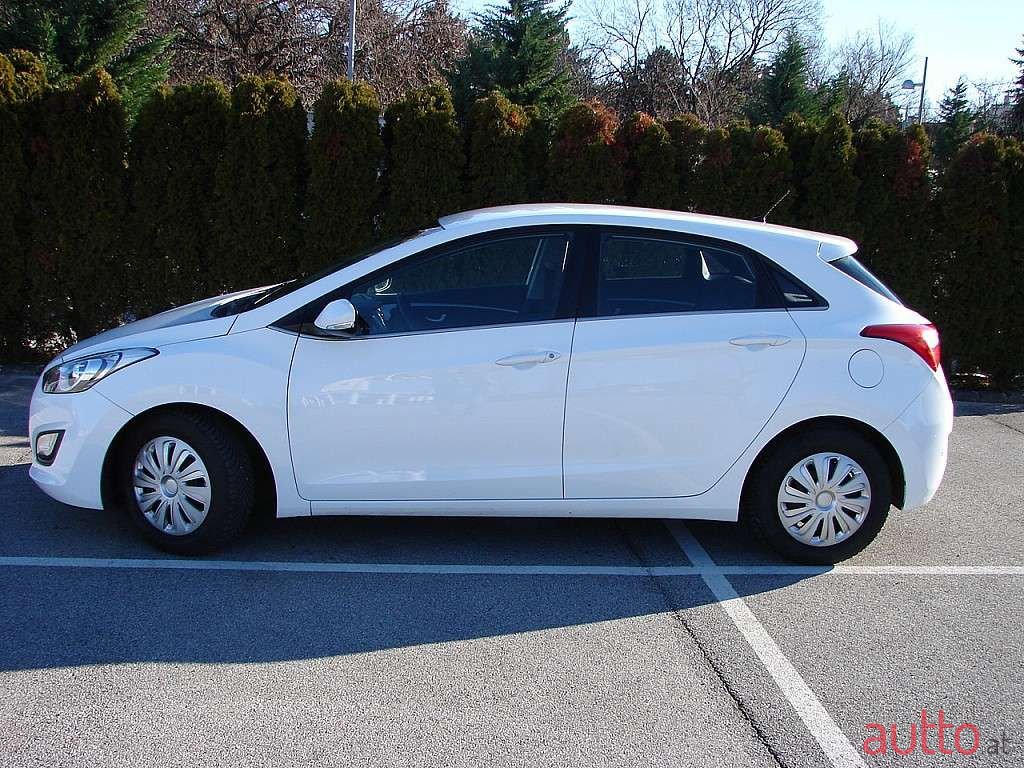 2015' Hyundai i30 photo #2