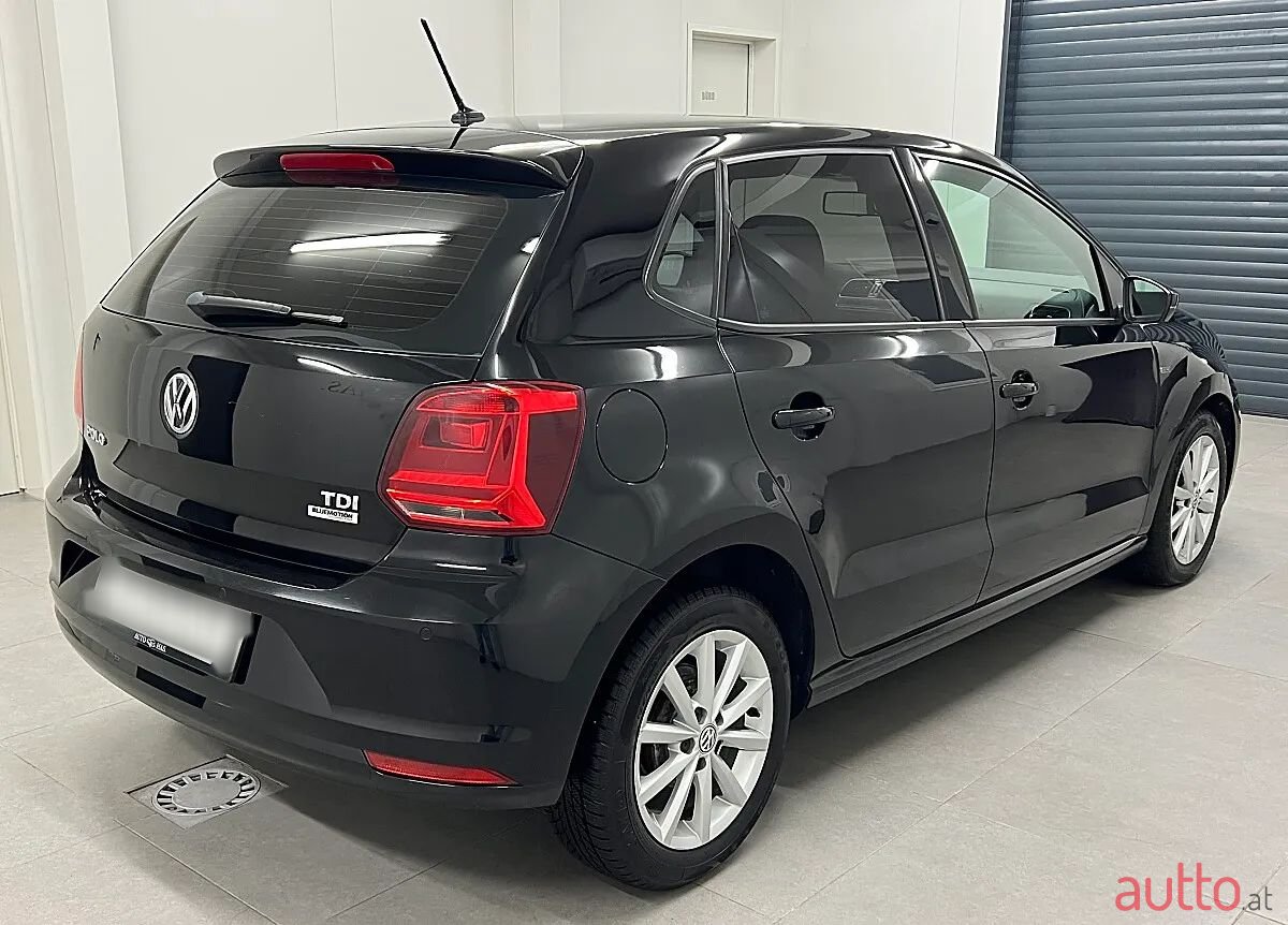 2015' Volkswagen Polo photo #4